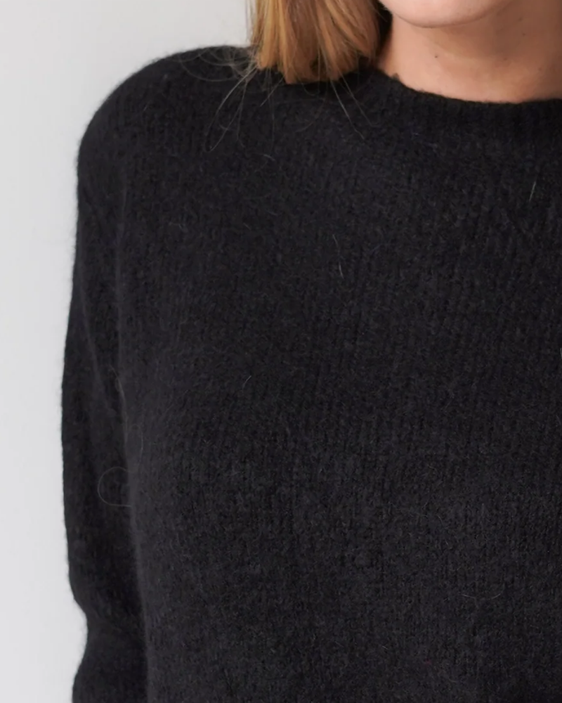 Sue Pullover Crew Neck Black-zoom-