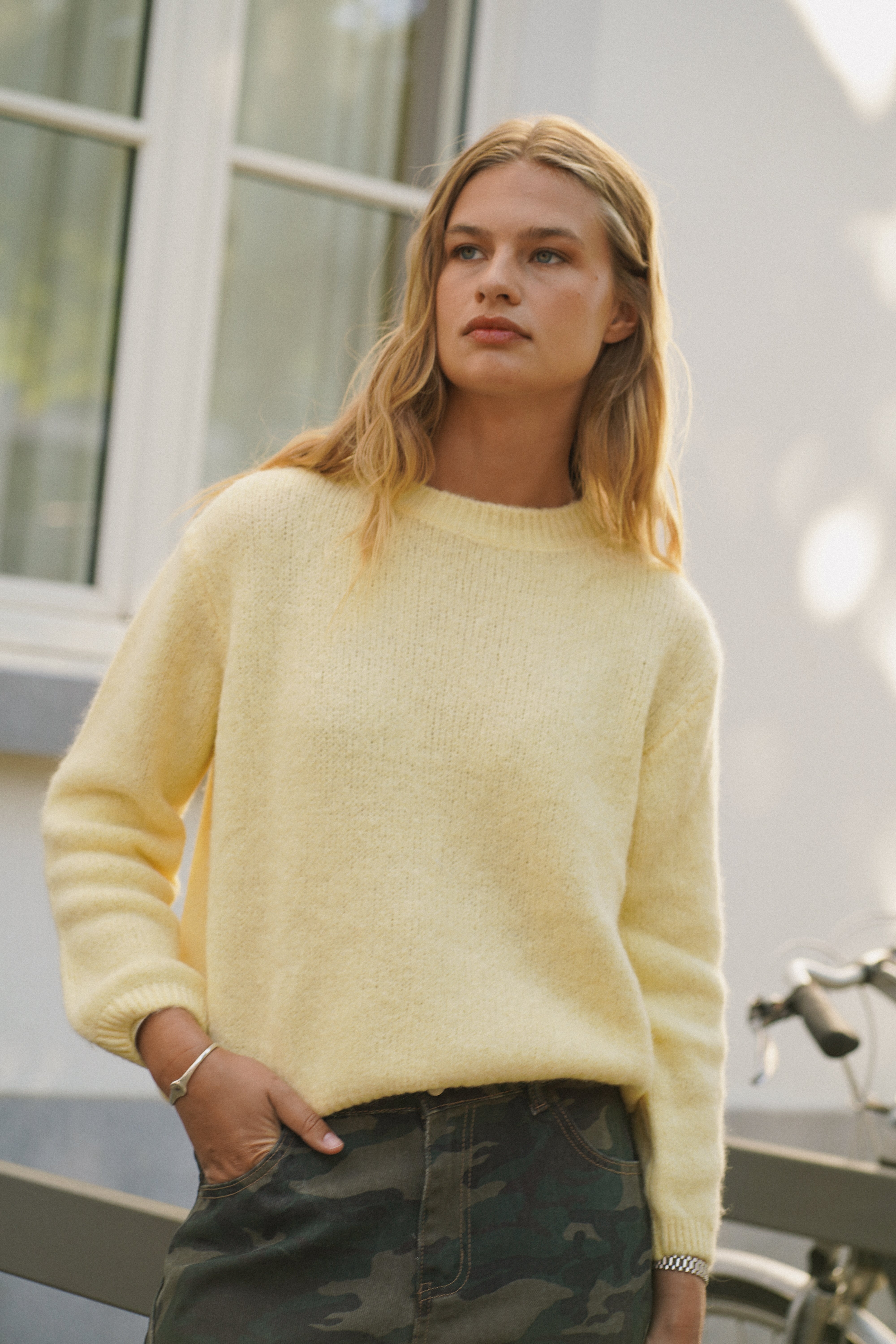 Sue Pullover Crew Neck Yellow