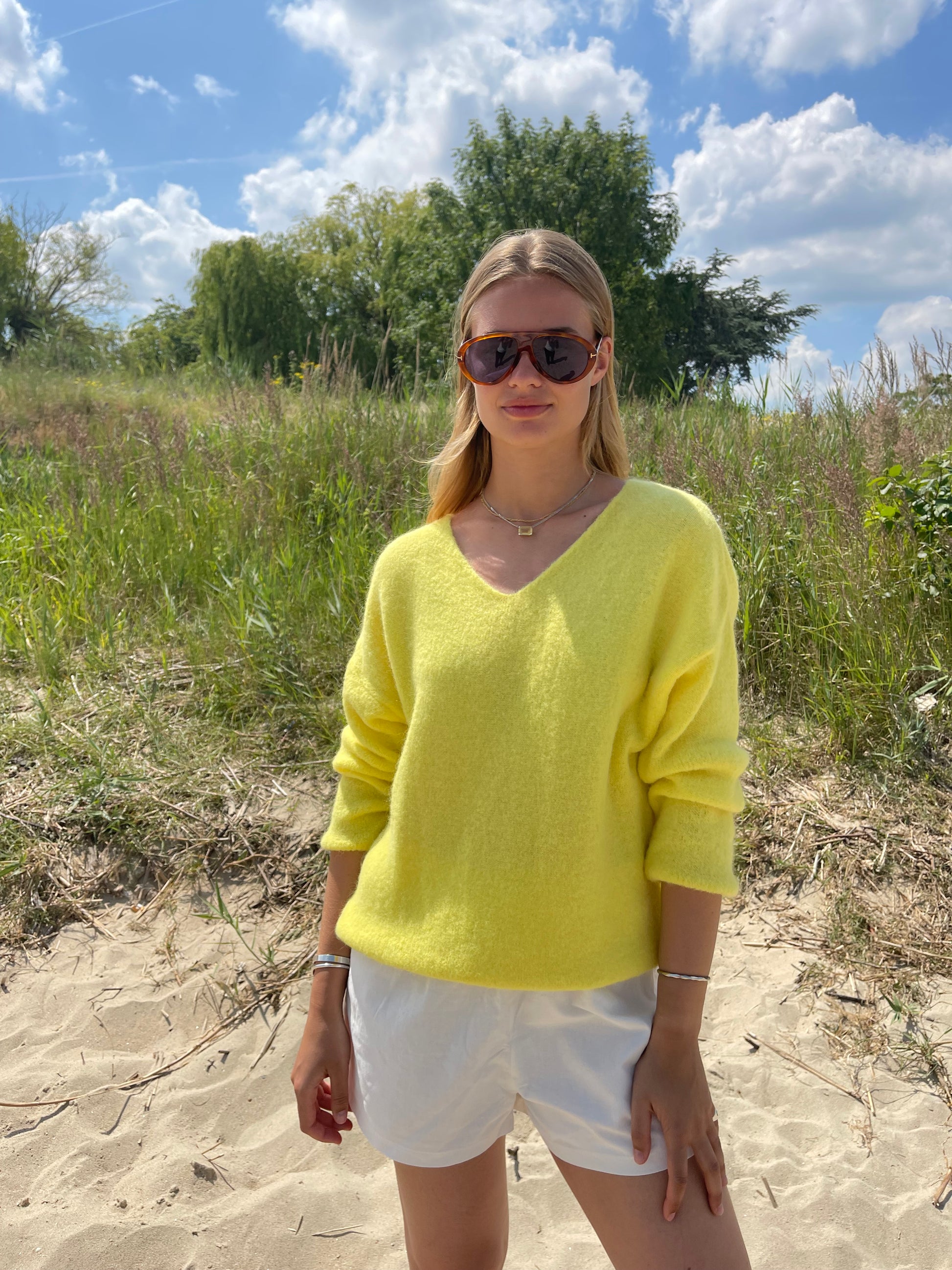 Bibi Pullover V-Neck Yellow-7