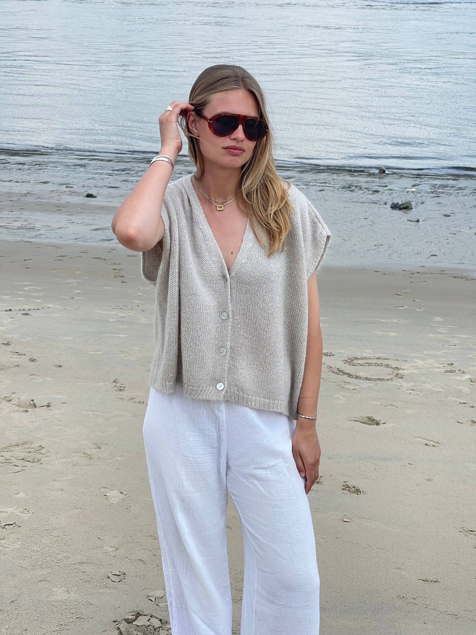 Elli Sleeveless V-Neck Sand-7