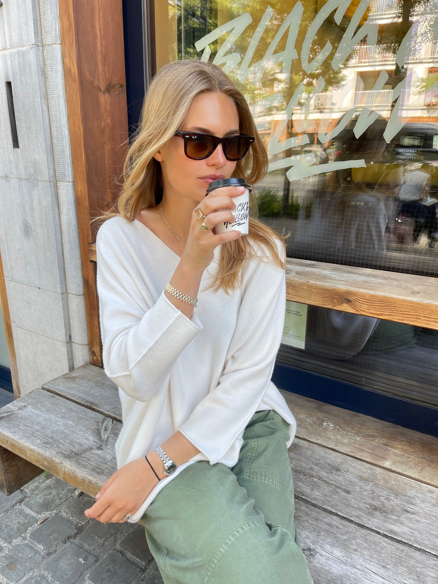 Laura V-Neck Pull White