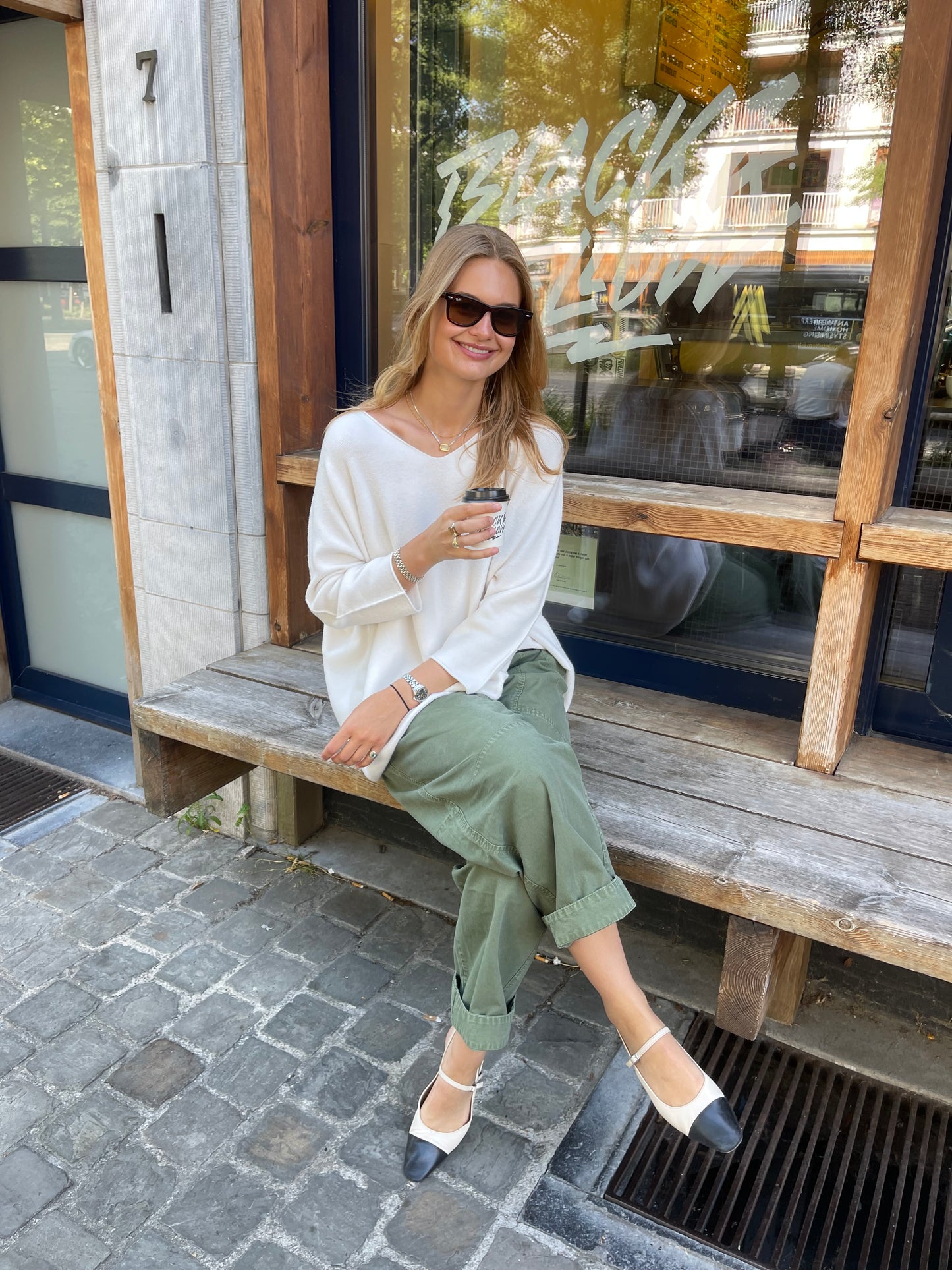Laura V-Neck Pull White