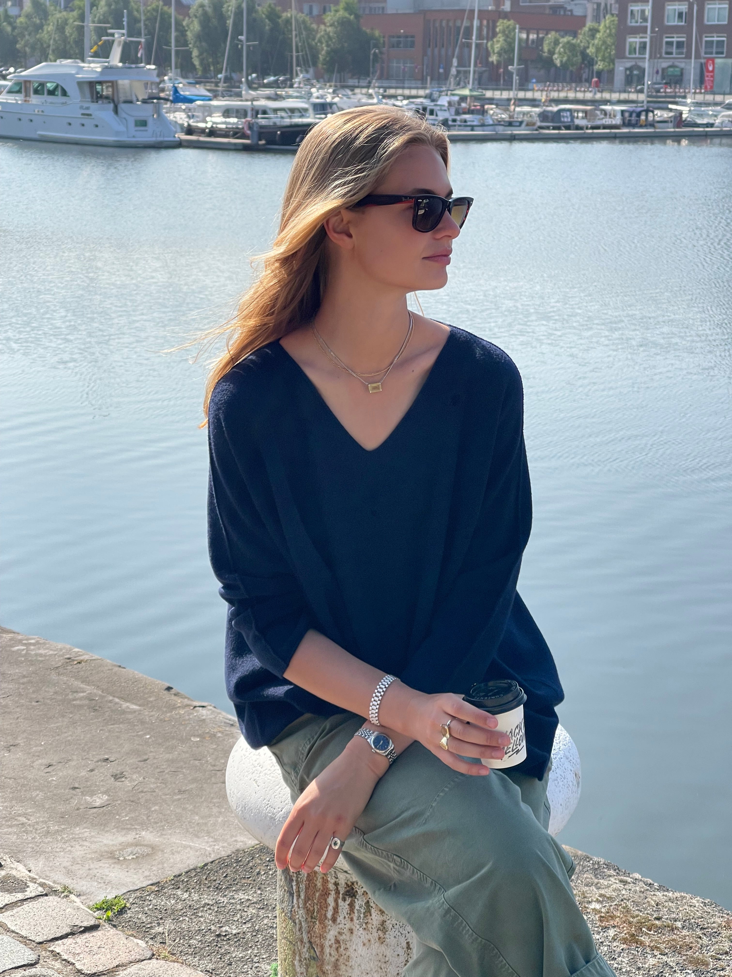 Laura V-Neck Pull Navy-zoom-2