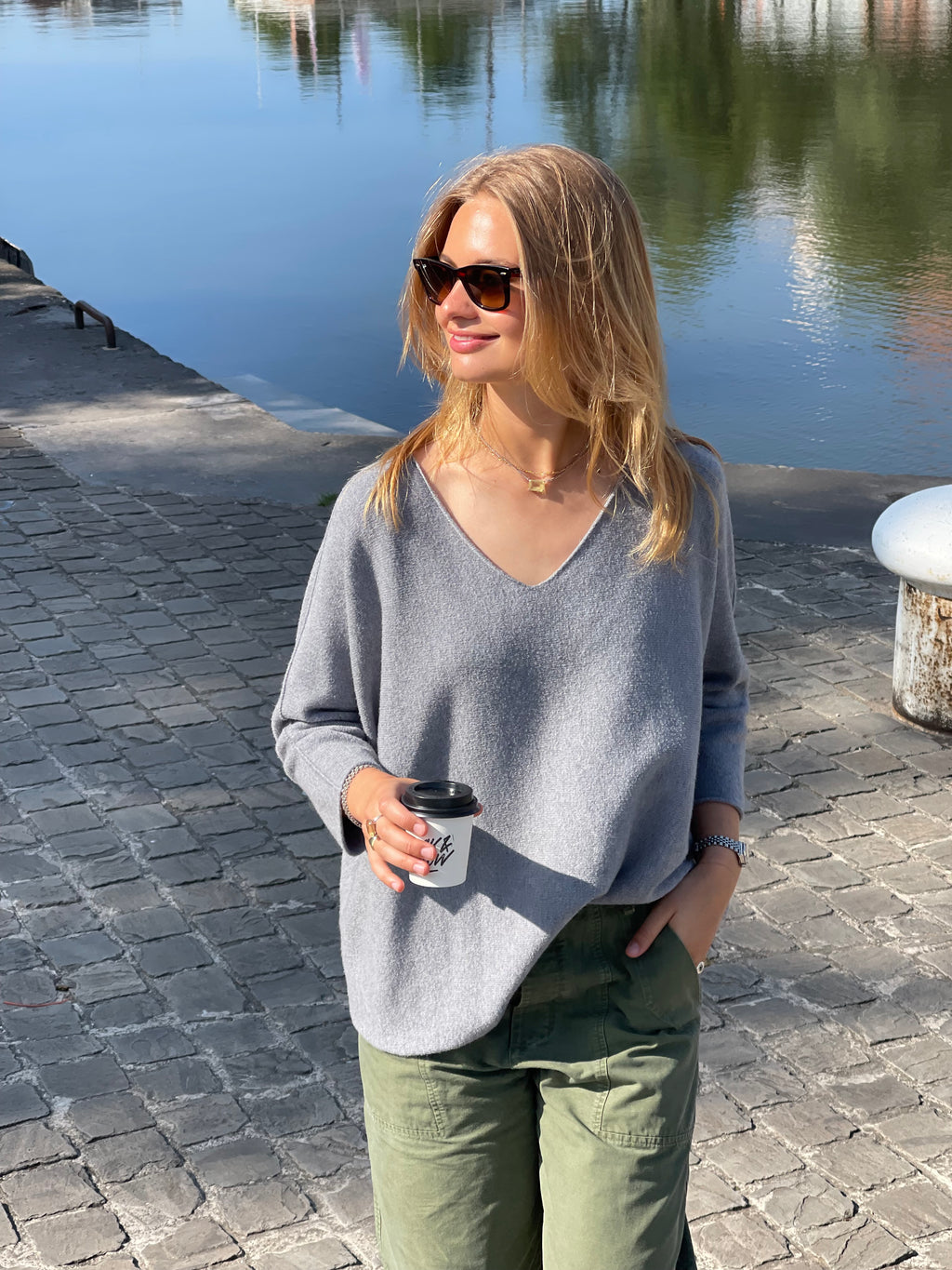 Laura V-Neck Pull Grey