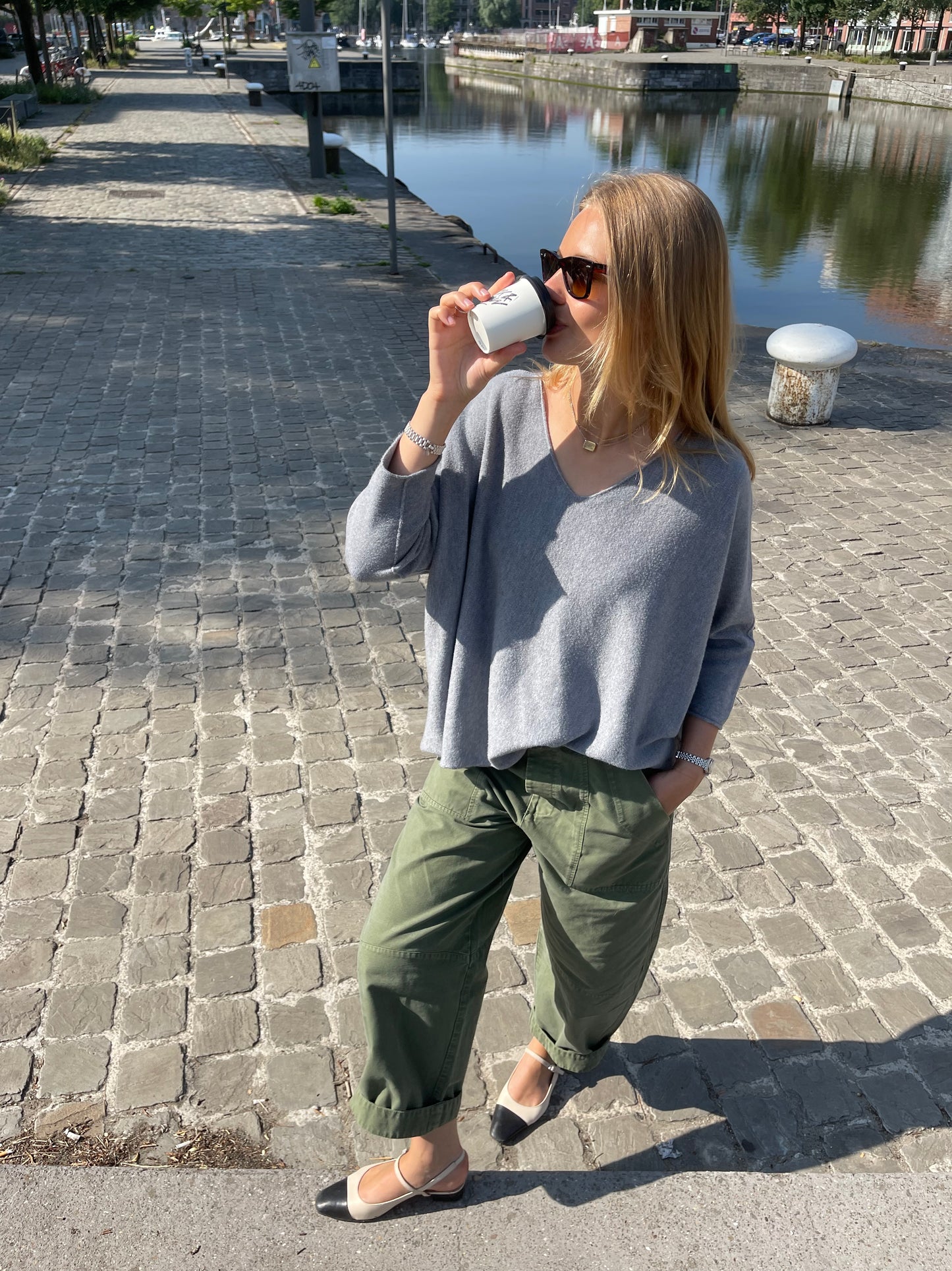Laura V-Neck Pull Grey