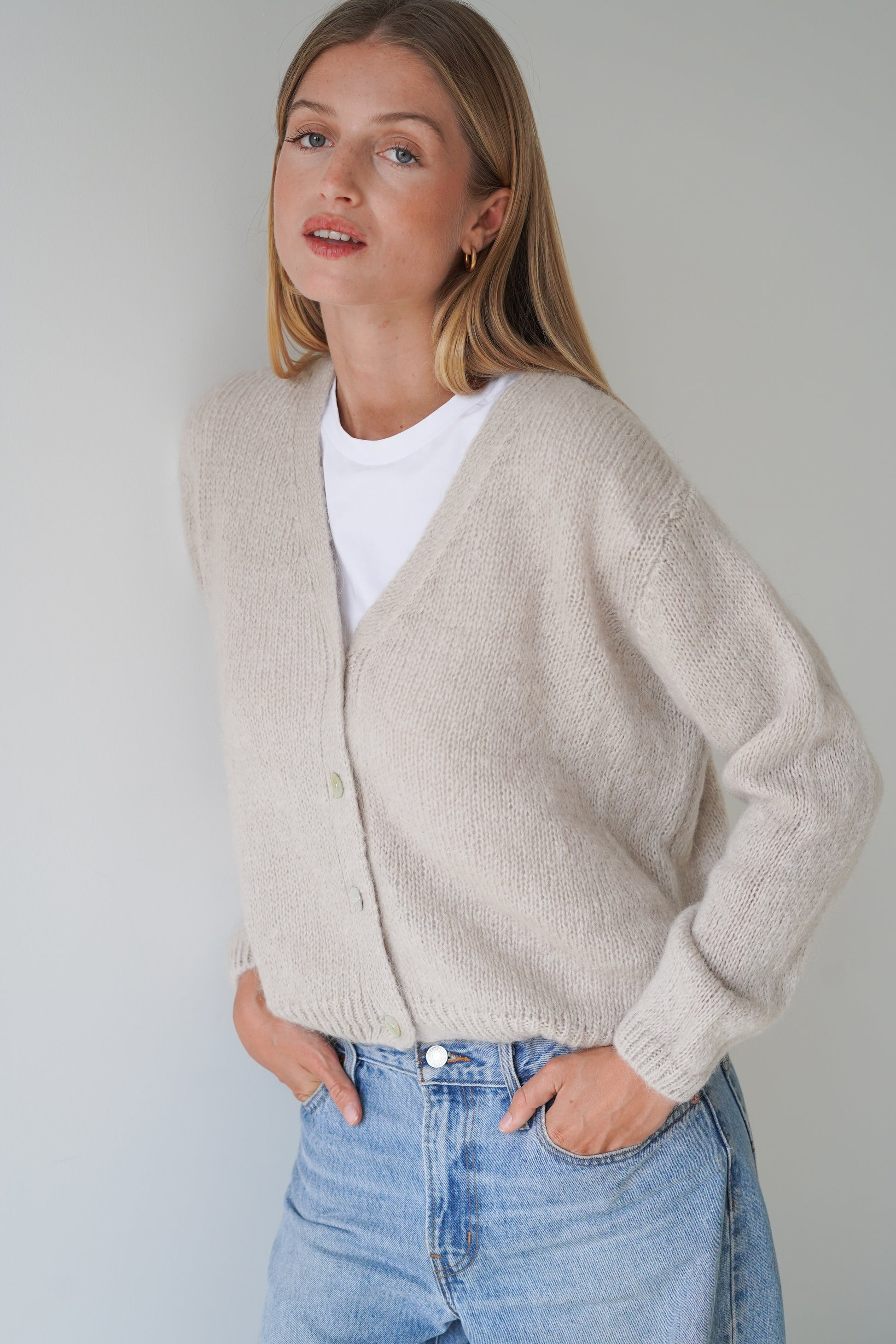 Vivian Cardigan V-Neck Sand-5