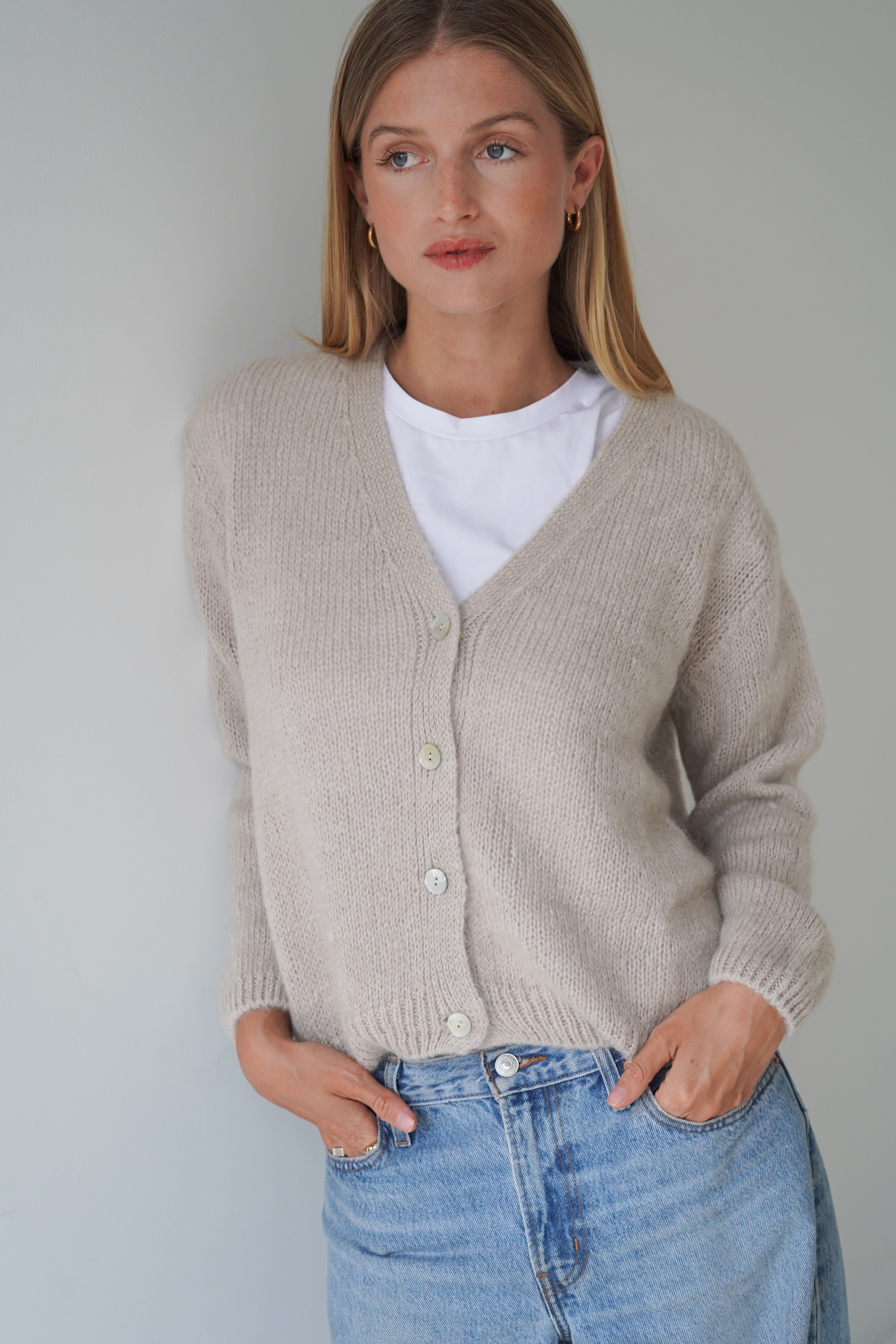 Vivian Cardigan V-Neck Sand