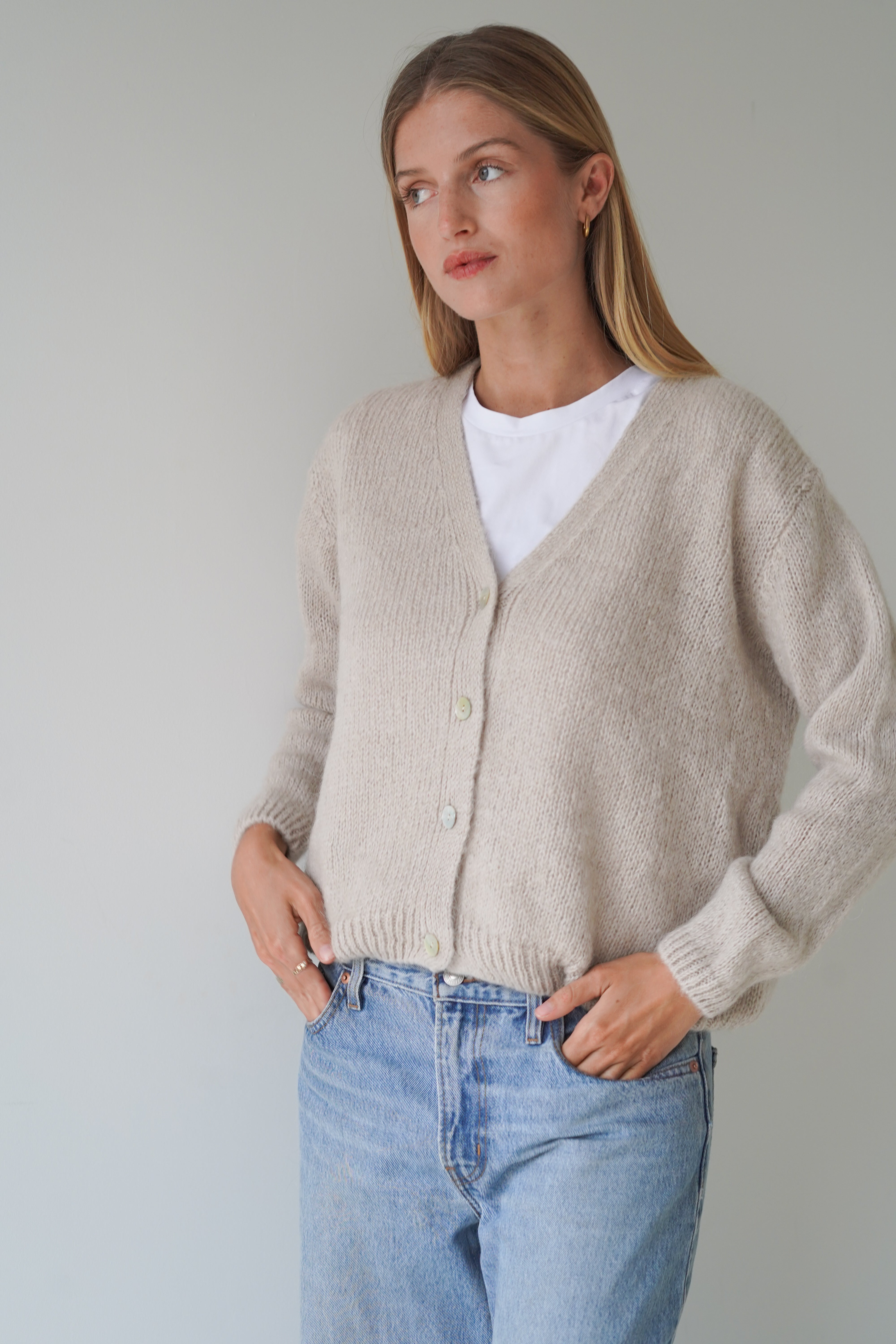 Vivian Cardigan V-Neck Sand