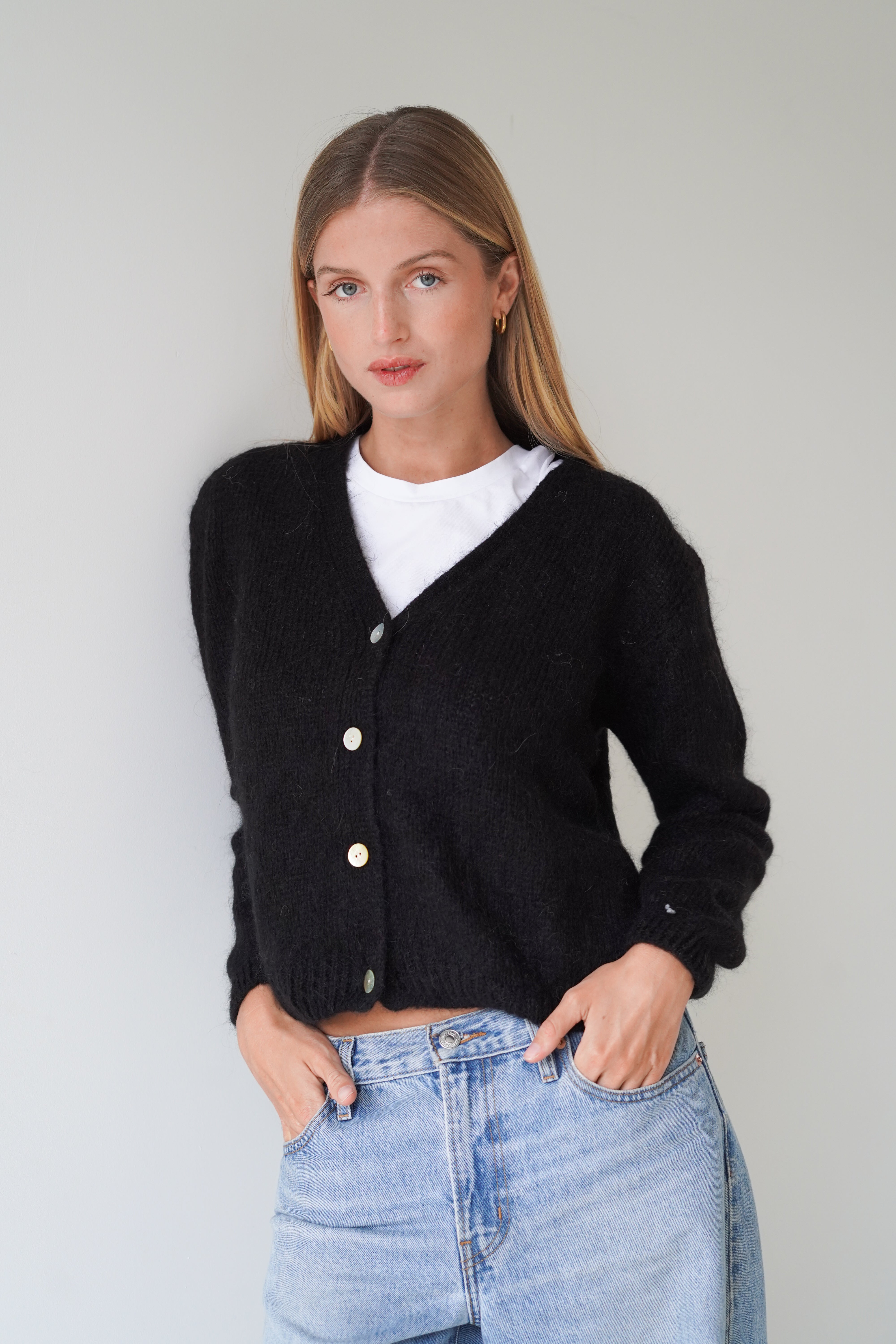 Vivian Cardigan V-Neck Black-zoom-1