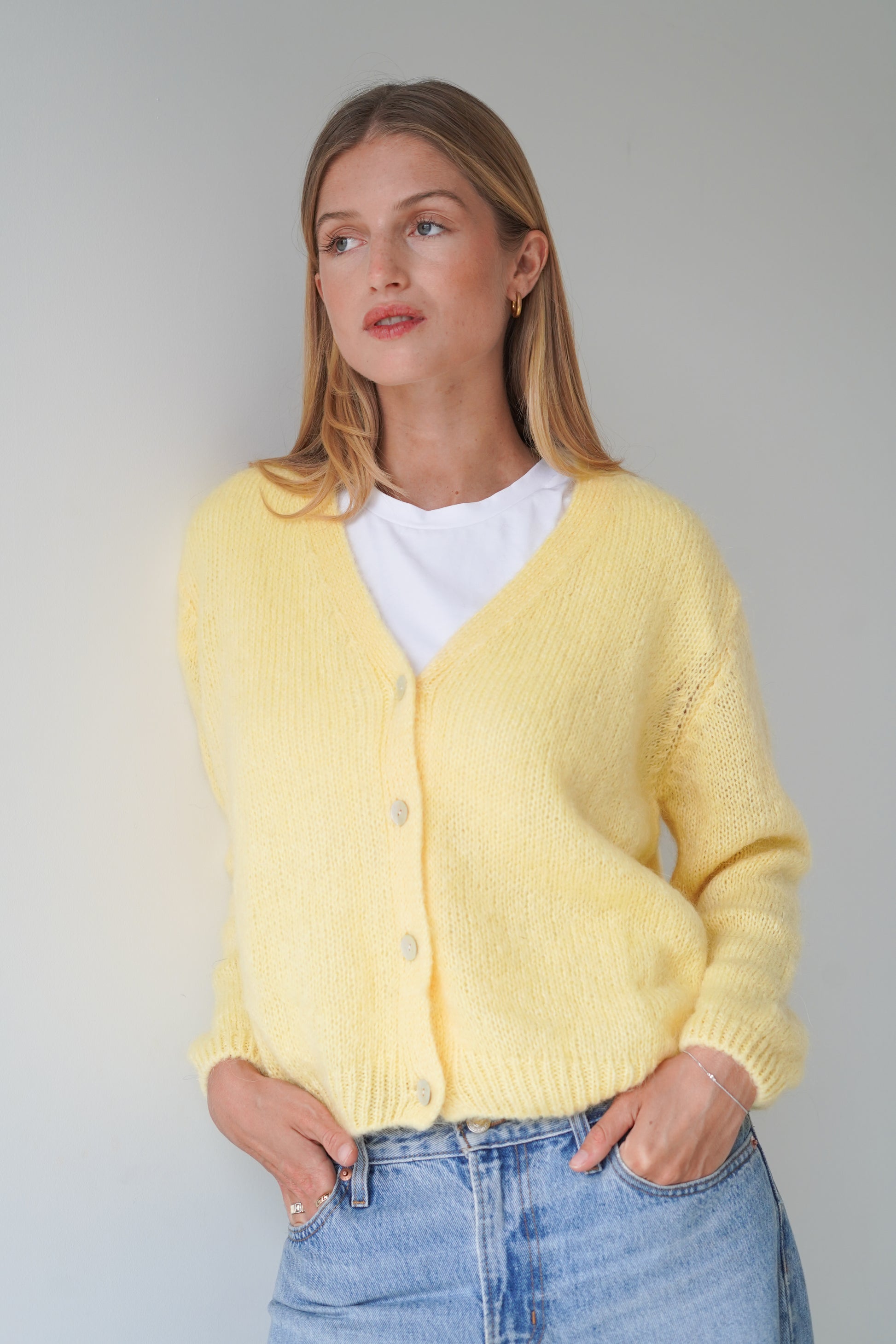 Vivian Cardigan V-Neck Yellow-3