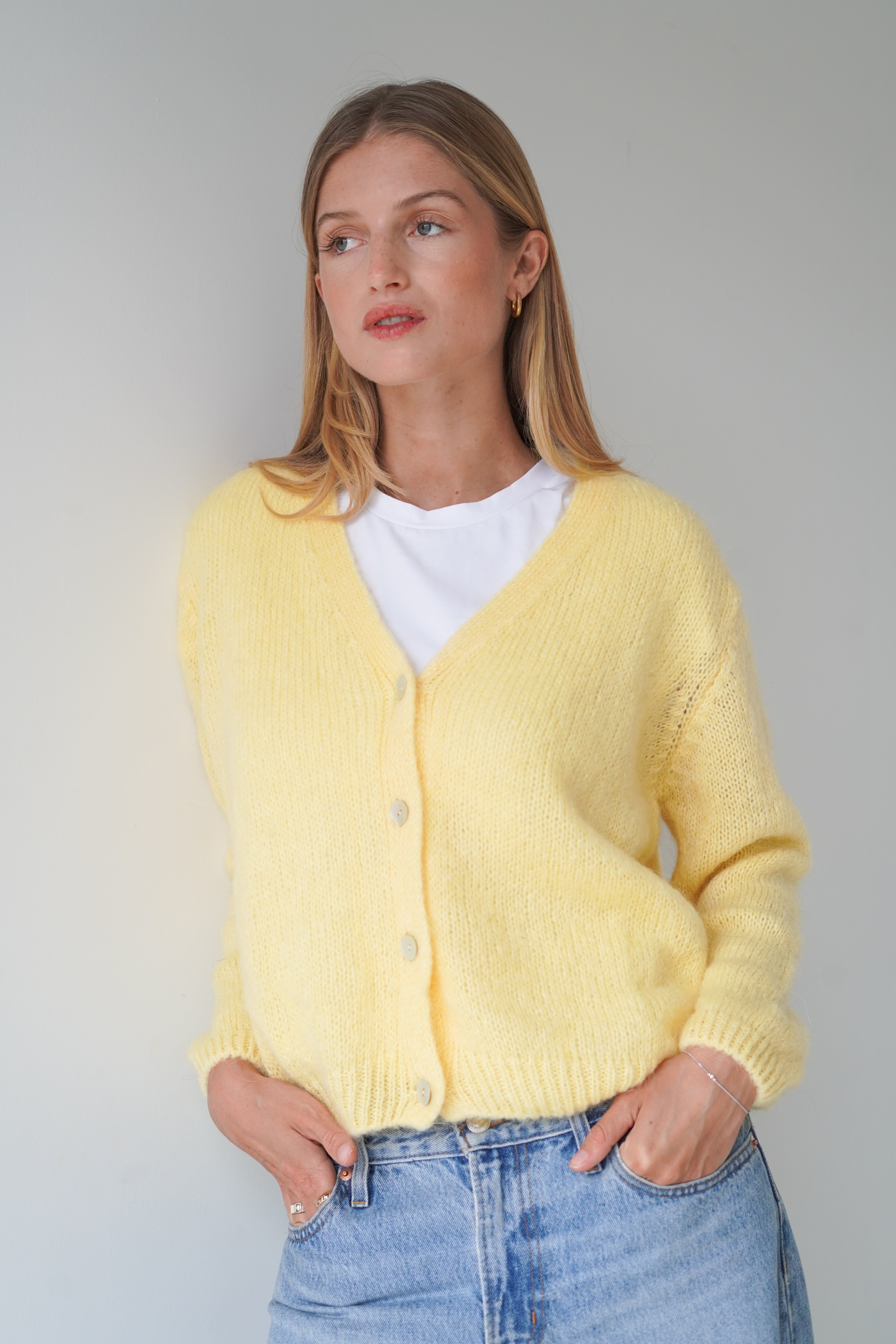 Vivian Cardigan V-Neck Yellow-zoom-3