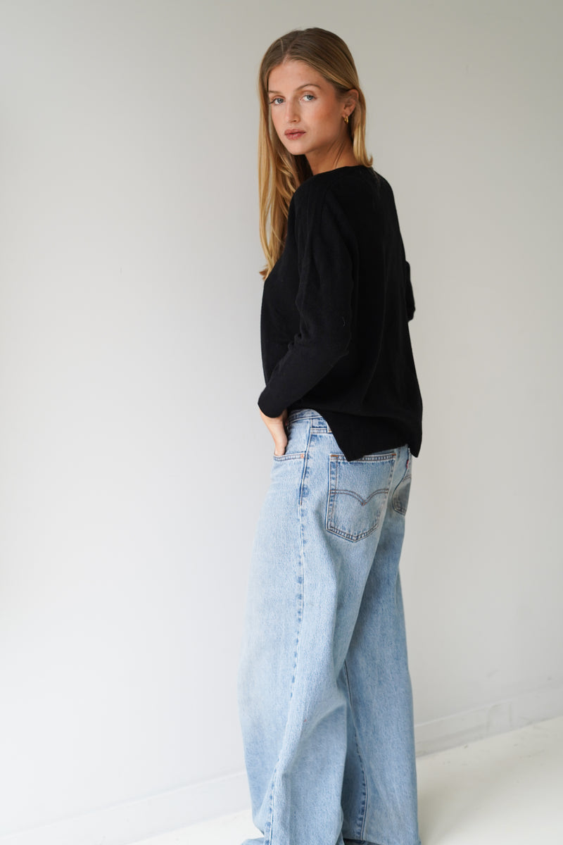 Lisa Pullover V-Neck Black-zoom-