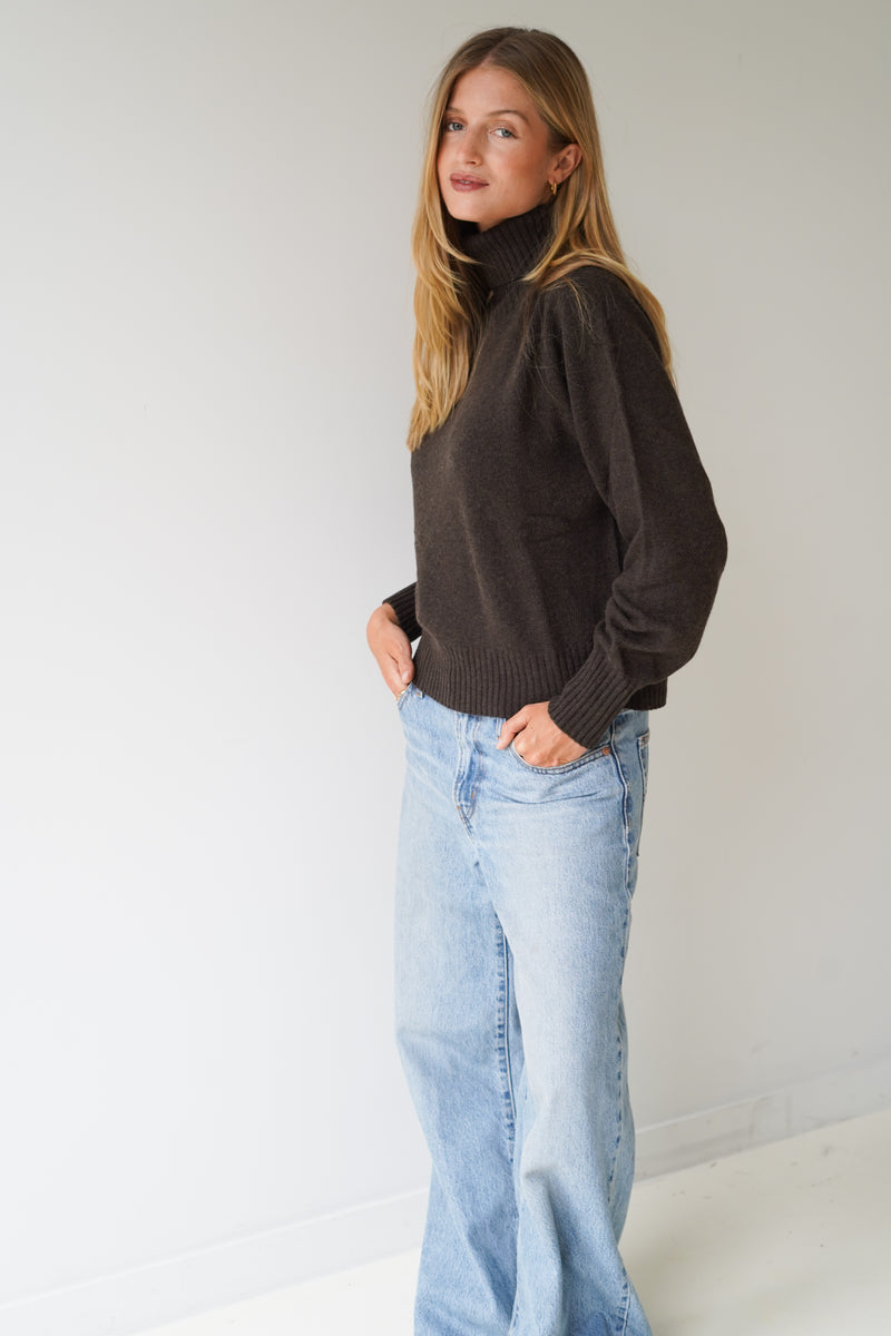 Lynn Turtleneck Chocolate-zoom-
