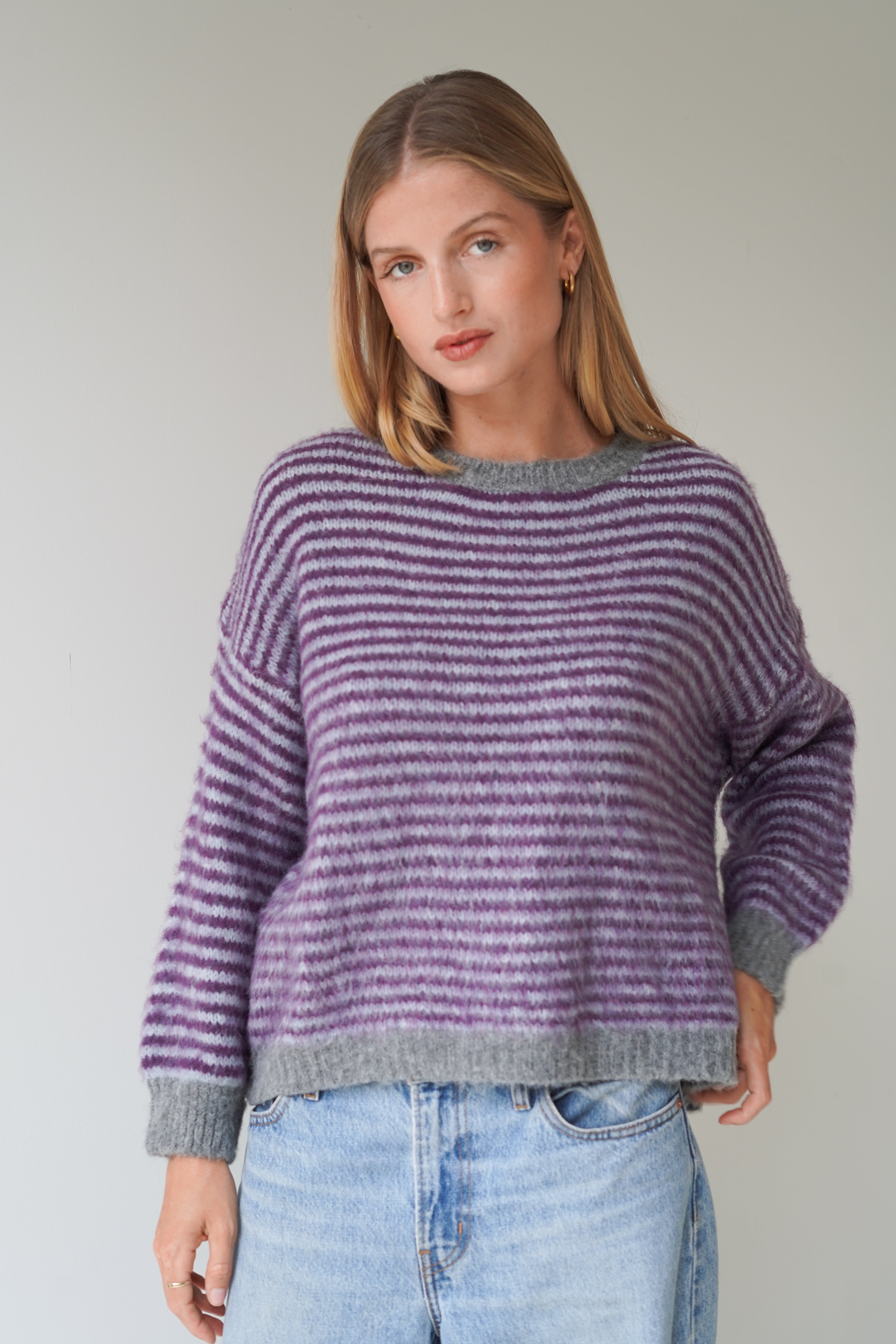 Anna Pullover Crew Neck Stripes Pastel Blue / Burgundy