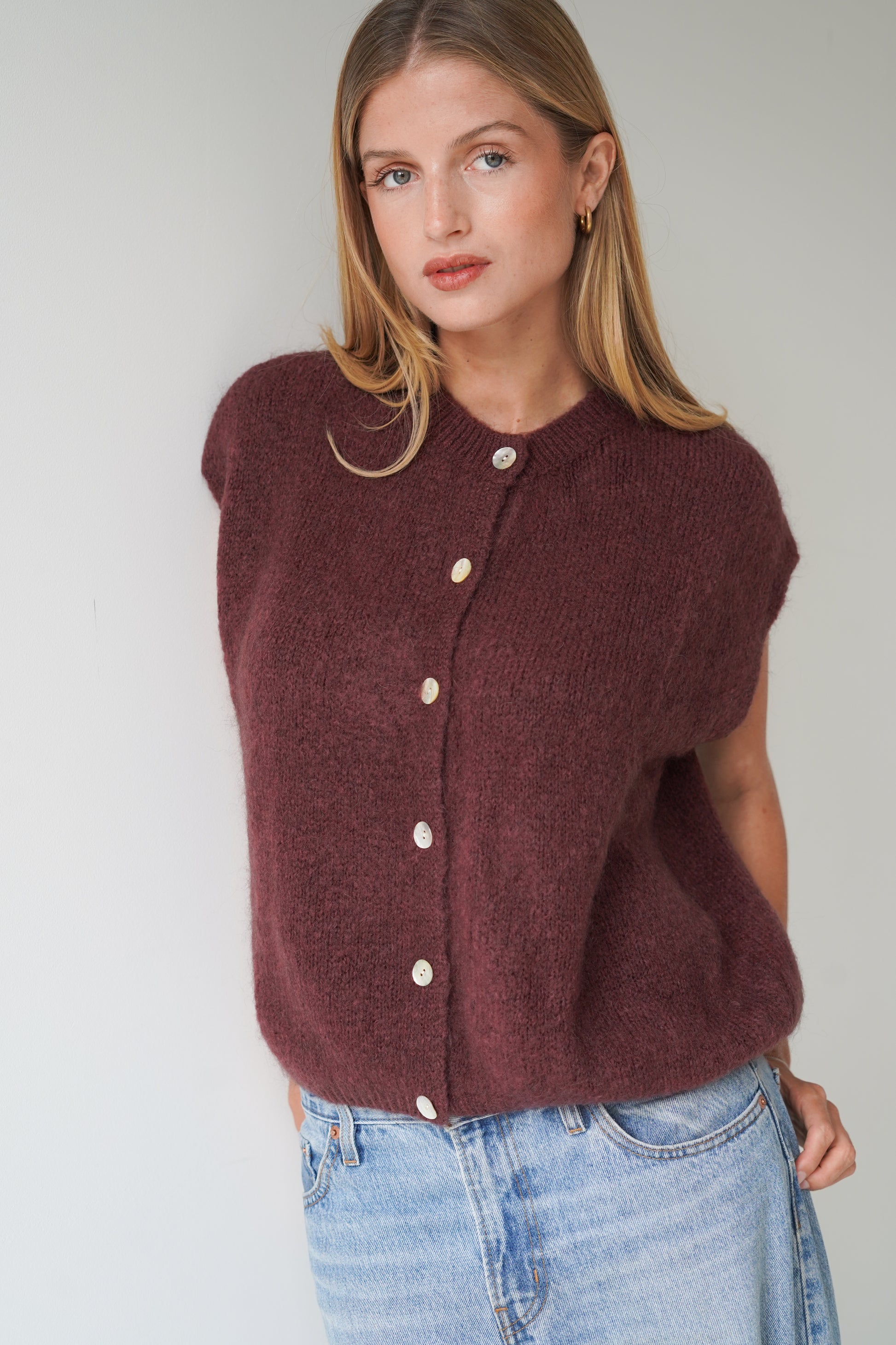 Bea Cardigan Sleeveless Chocolate-2
