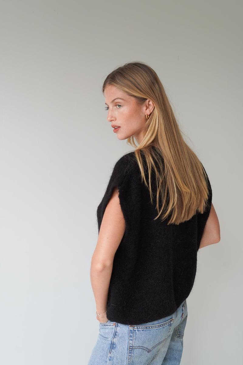 Bea Cardigan Sleeveless Black-zoom-