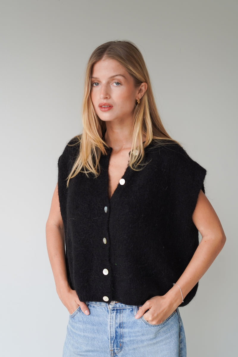 Bea Cardigan Sleeveless Black-zoom-