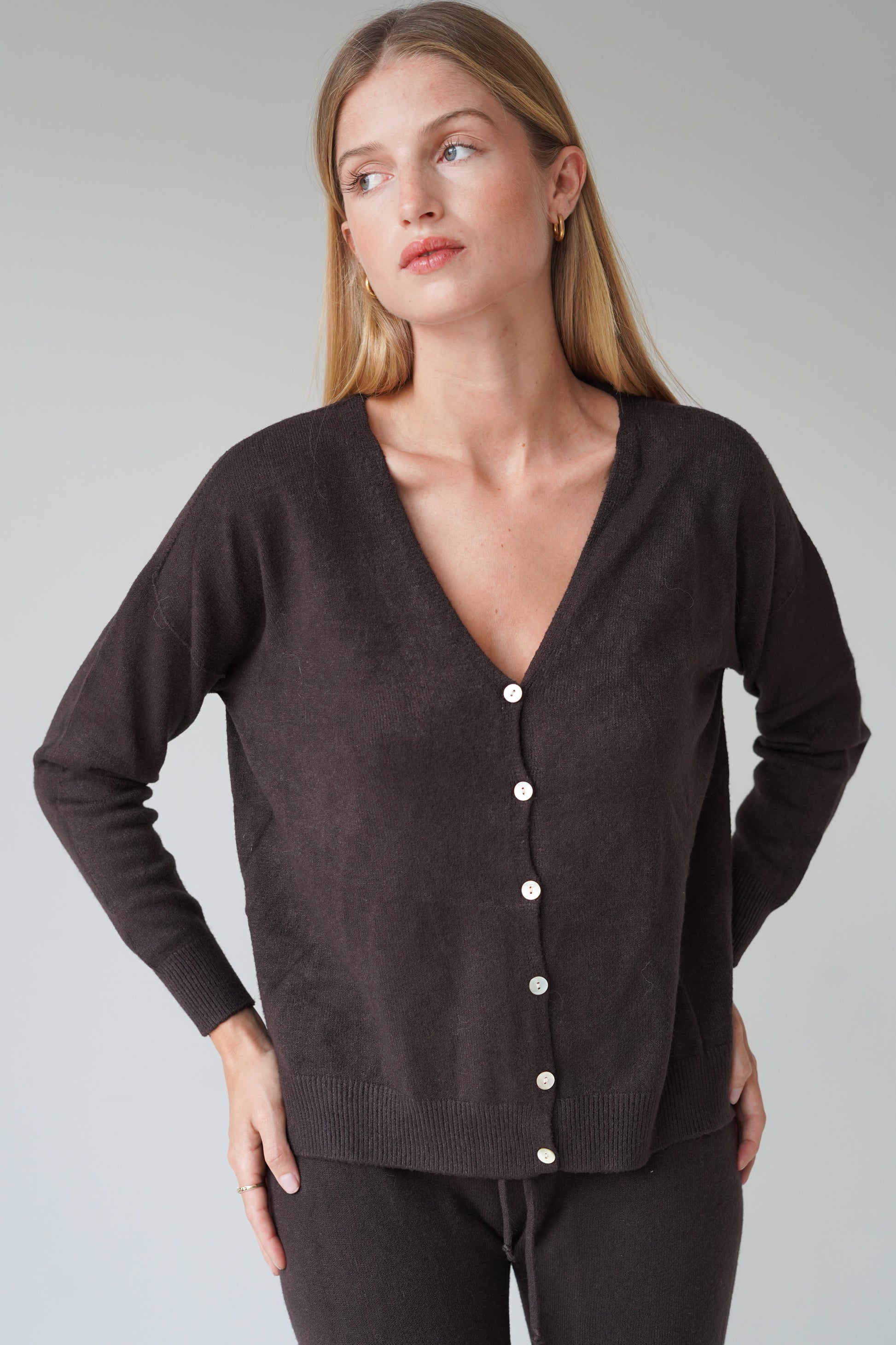 Jessica Cardigans With Buttons Chocolate-1