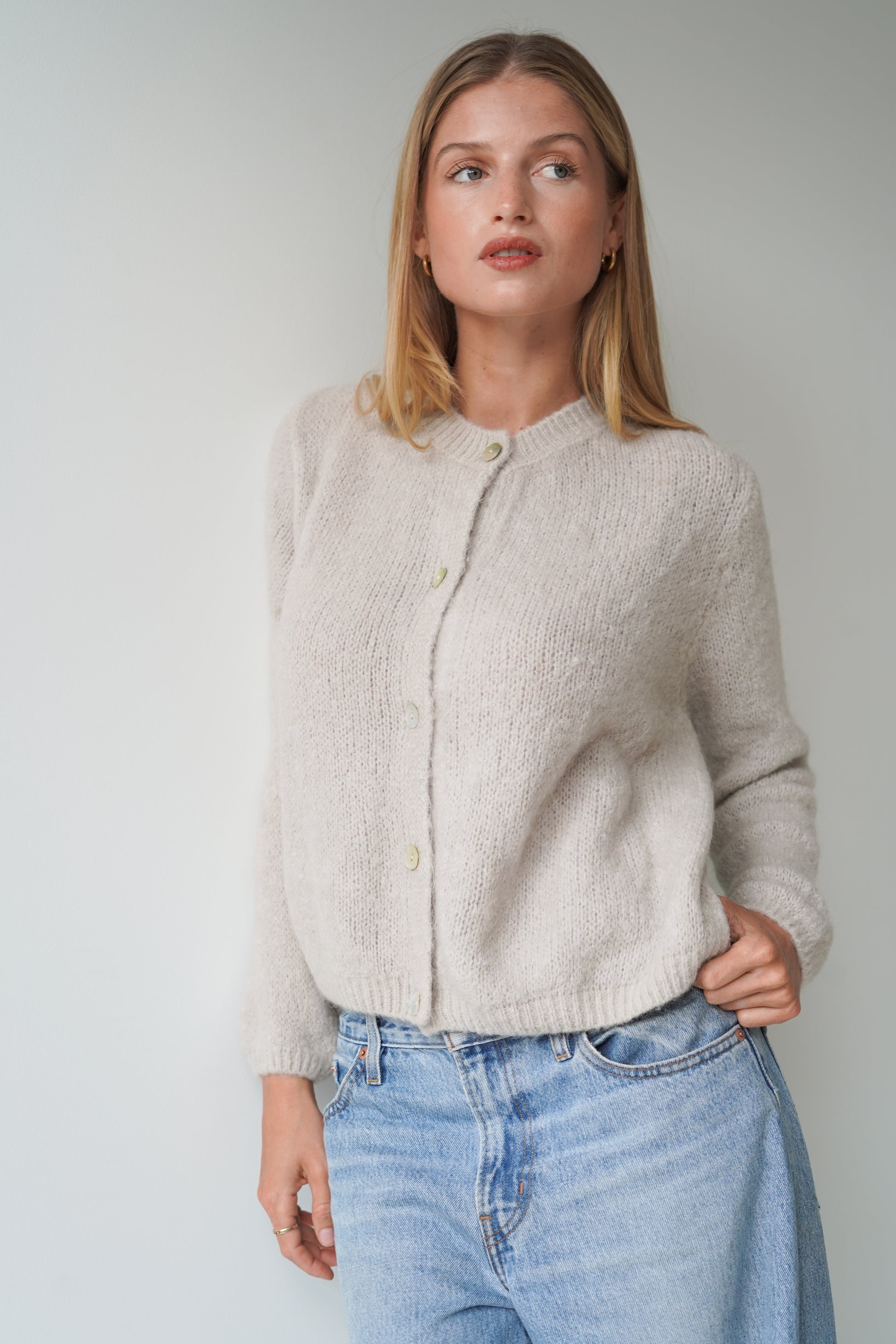 Beatrice Cardigan With Buttons Sand-4