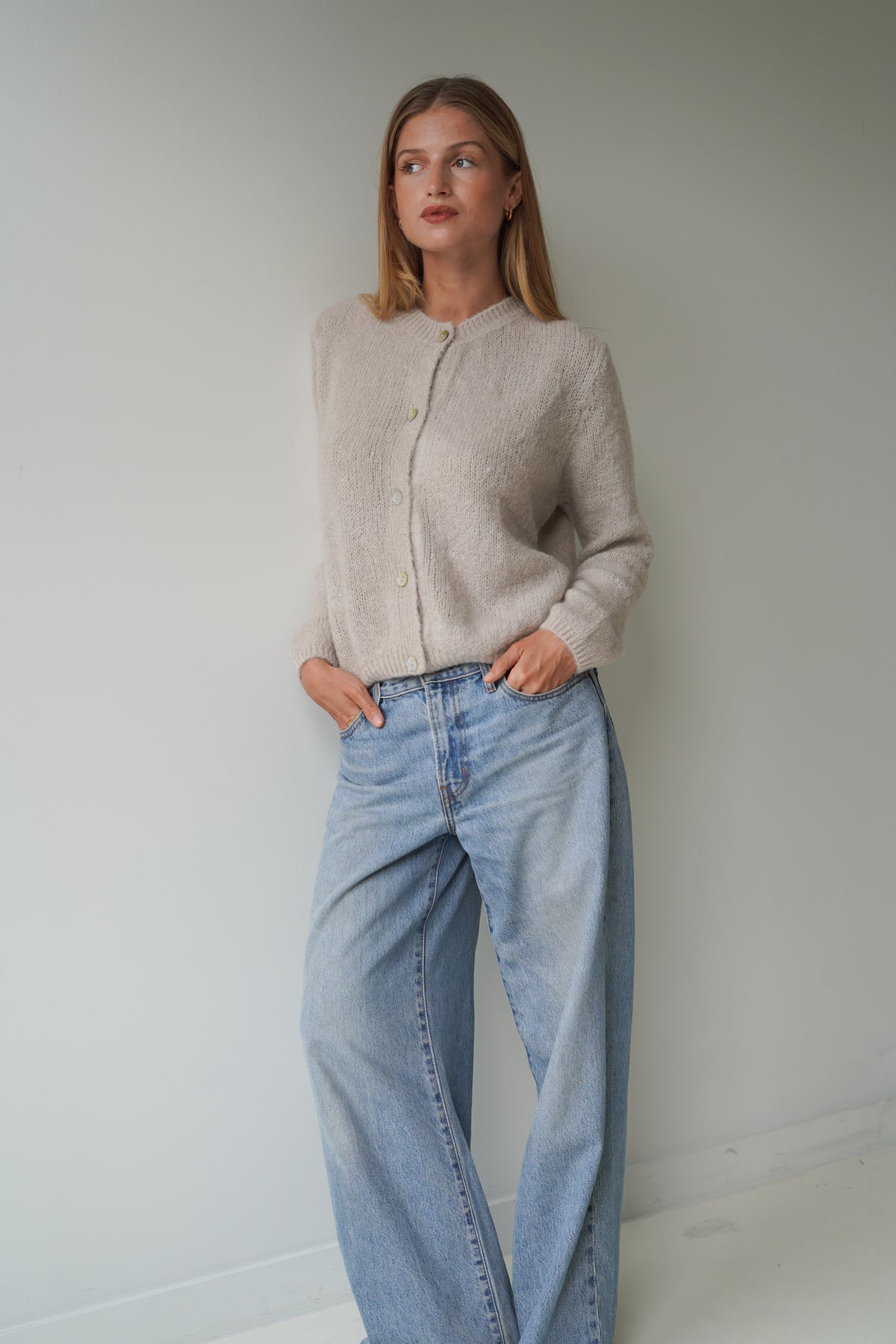 Beatrice Cardigan With Buttons Sand