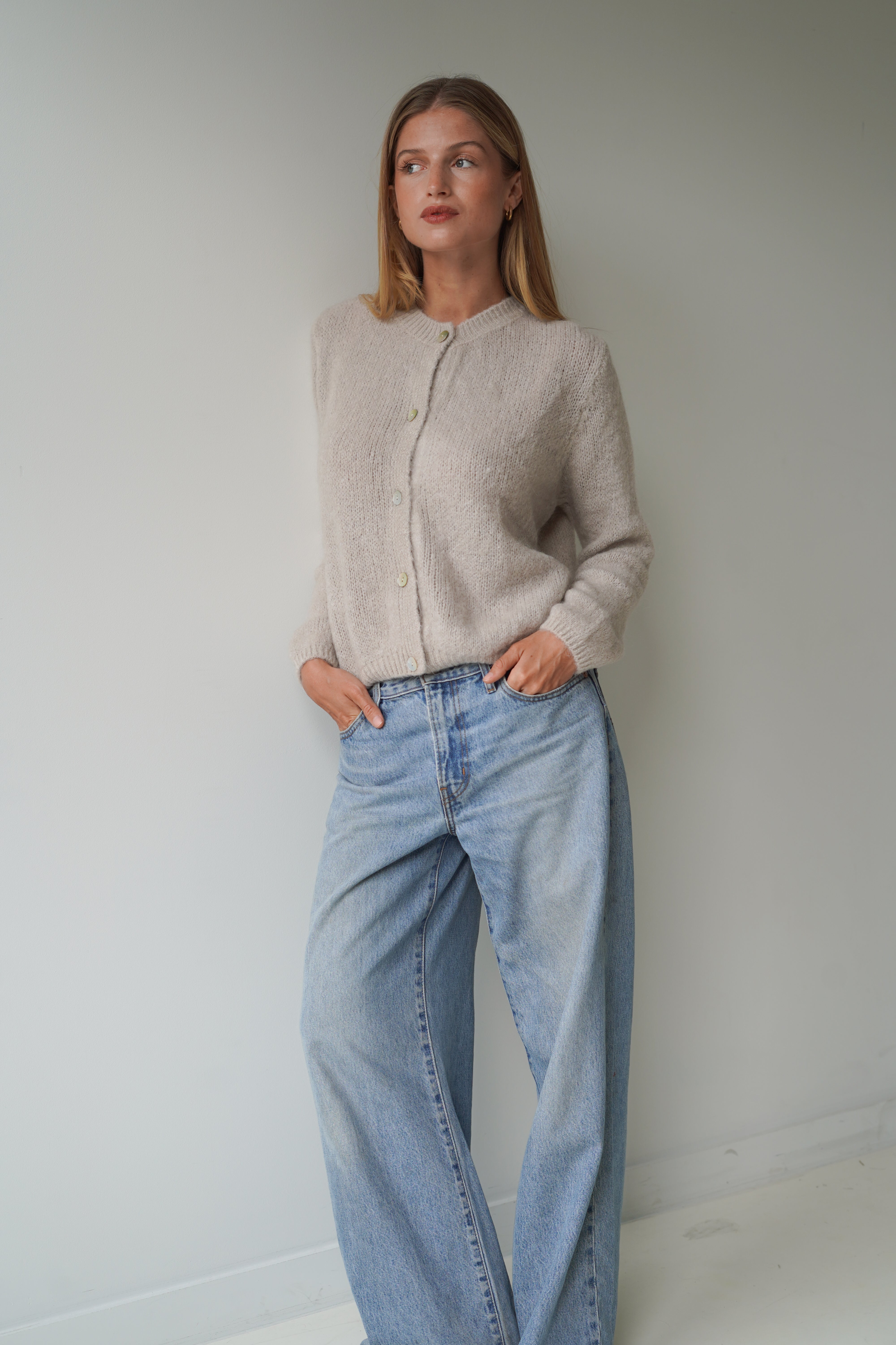Beatrice Cardigan With Buttons Sand-zoom-2