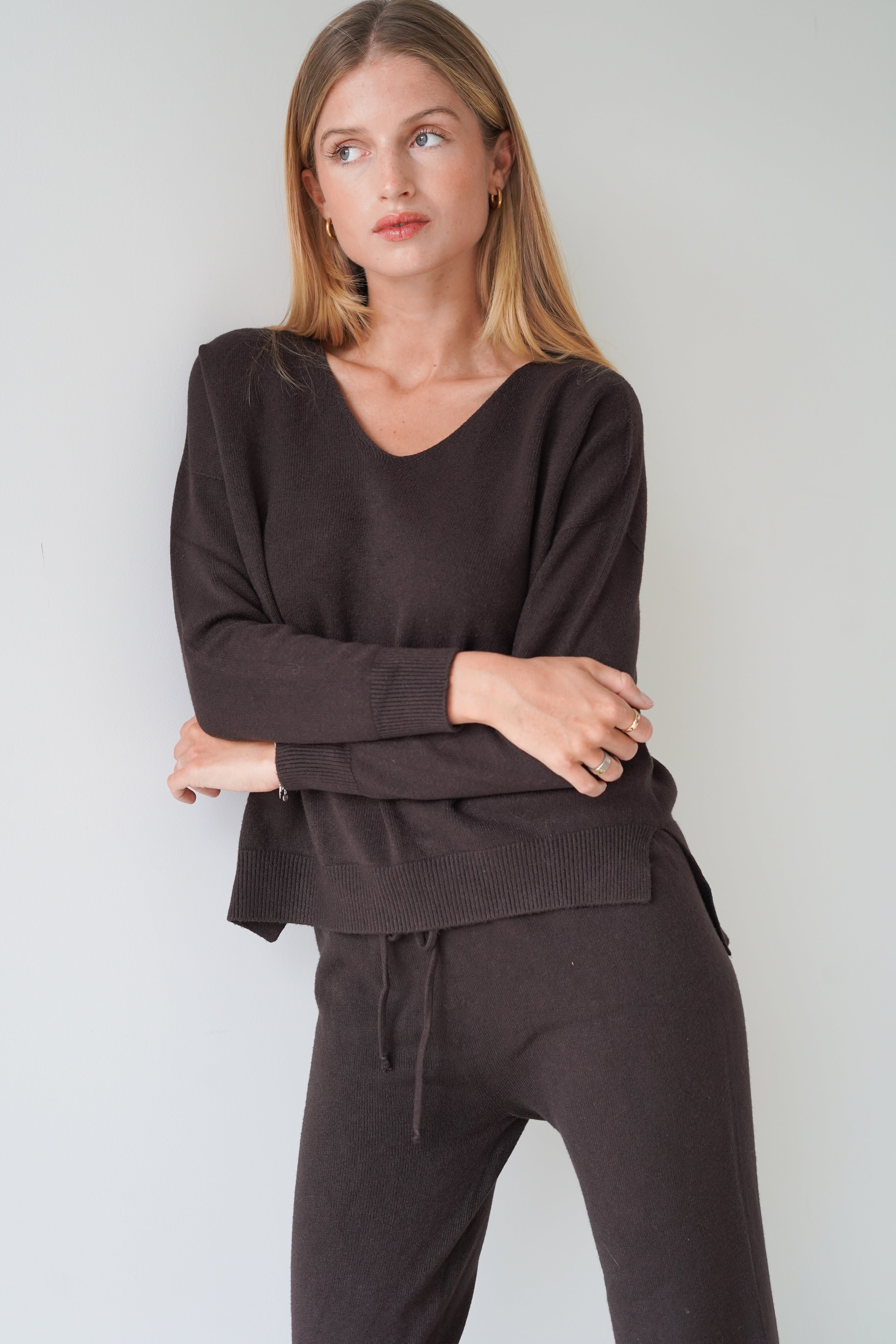 Lisa Pullover V-Neck Chocolate-zoom-3