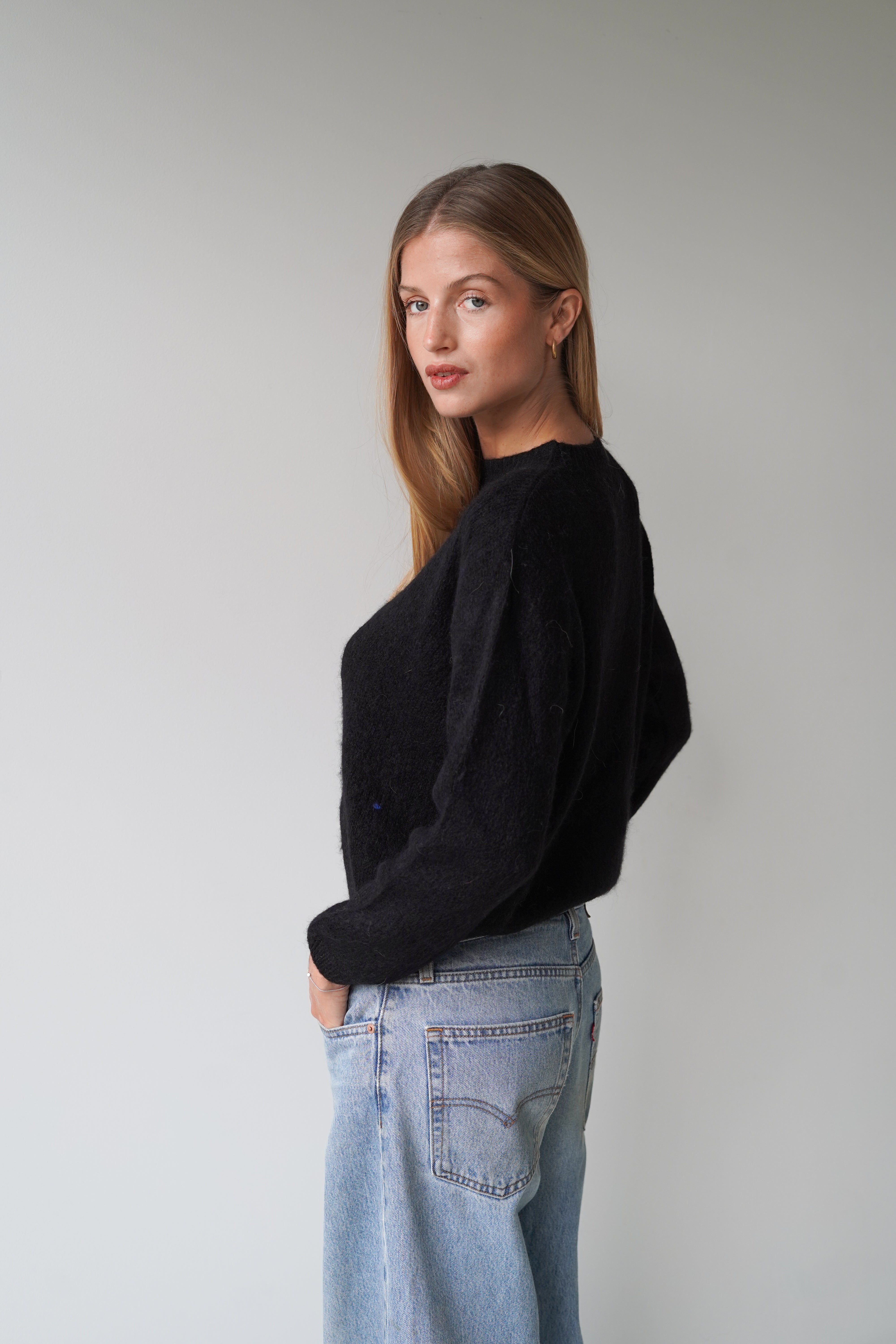 Sue Pullover Crew Neck Black-zoom-2