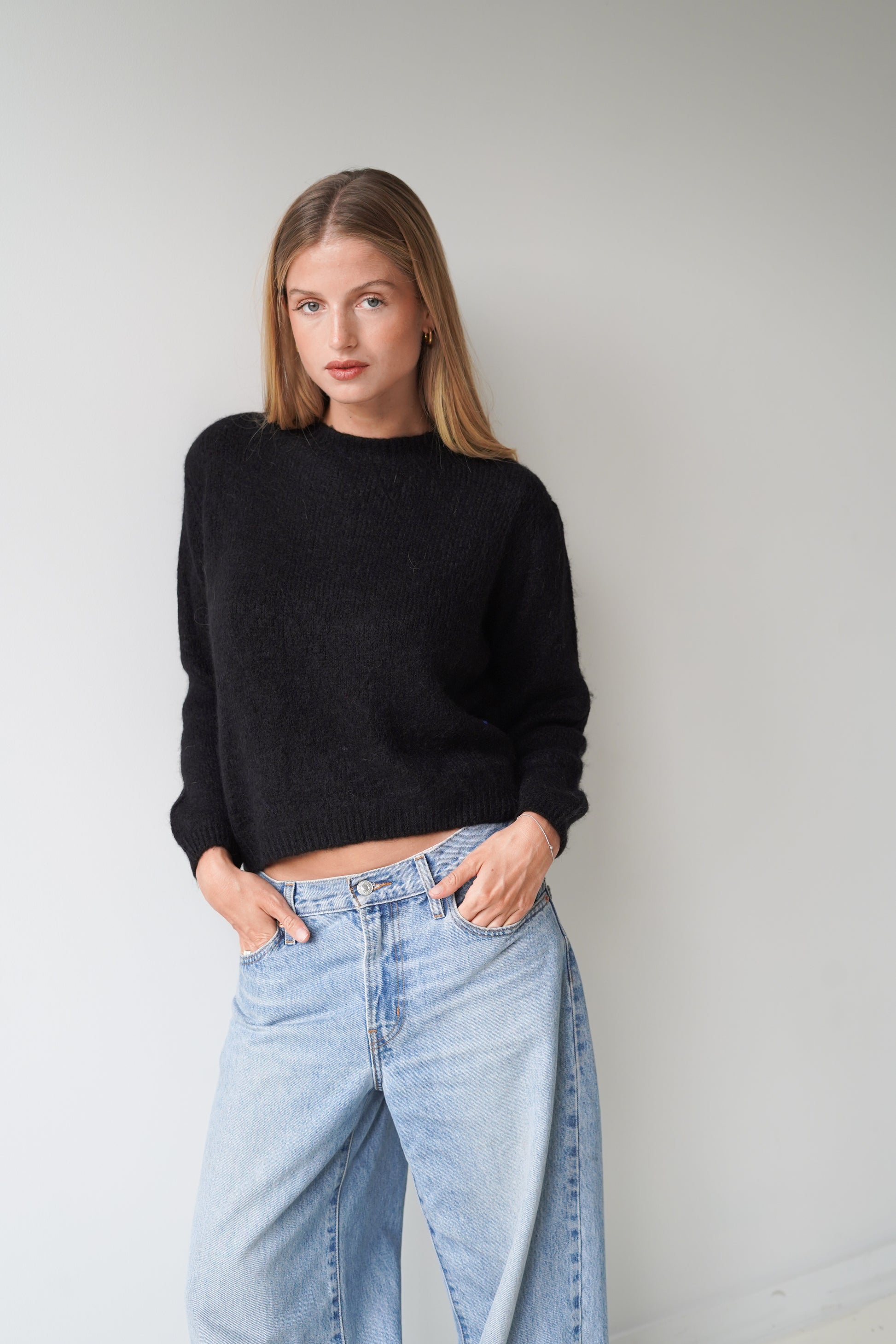 Sue Pullover Crew Neck Black-3