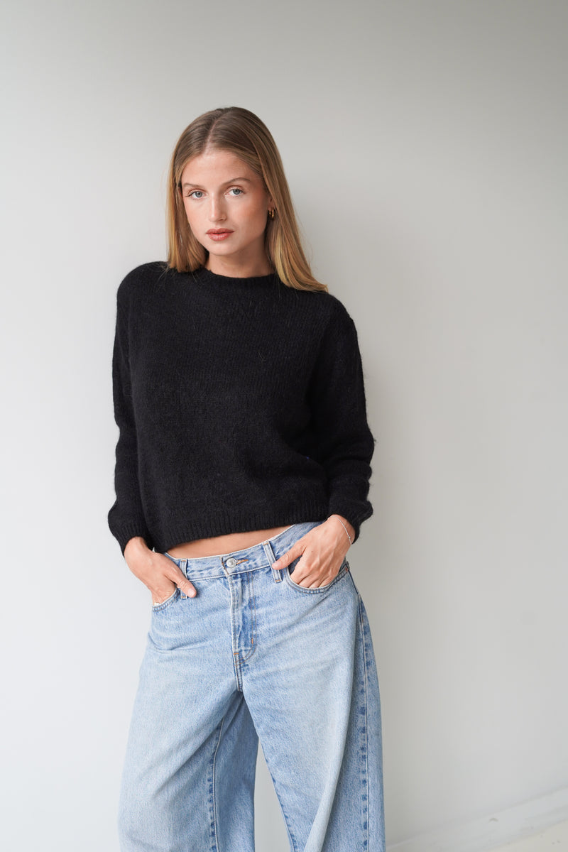 Sue Pullover Crew Neck Black-zoom-