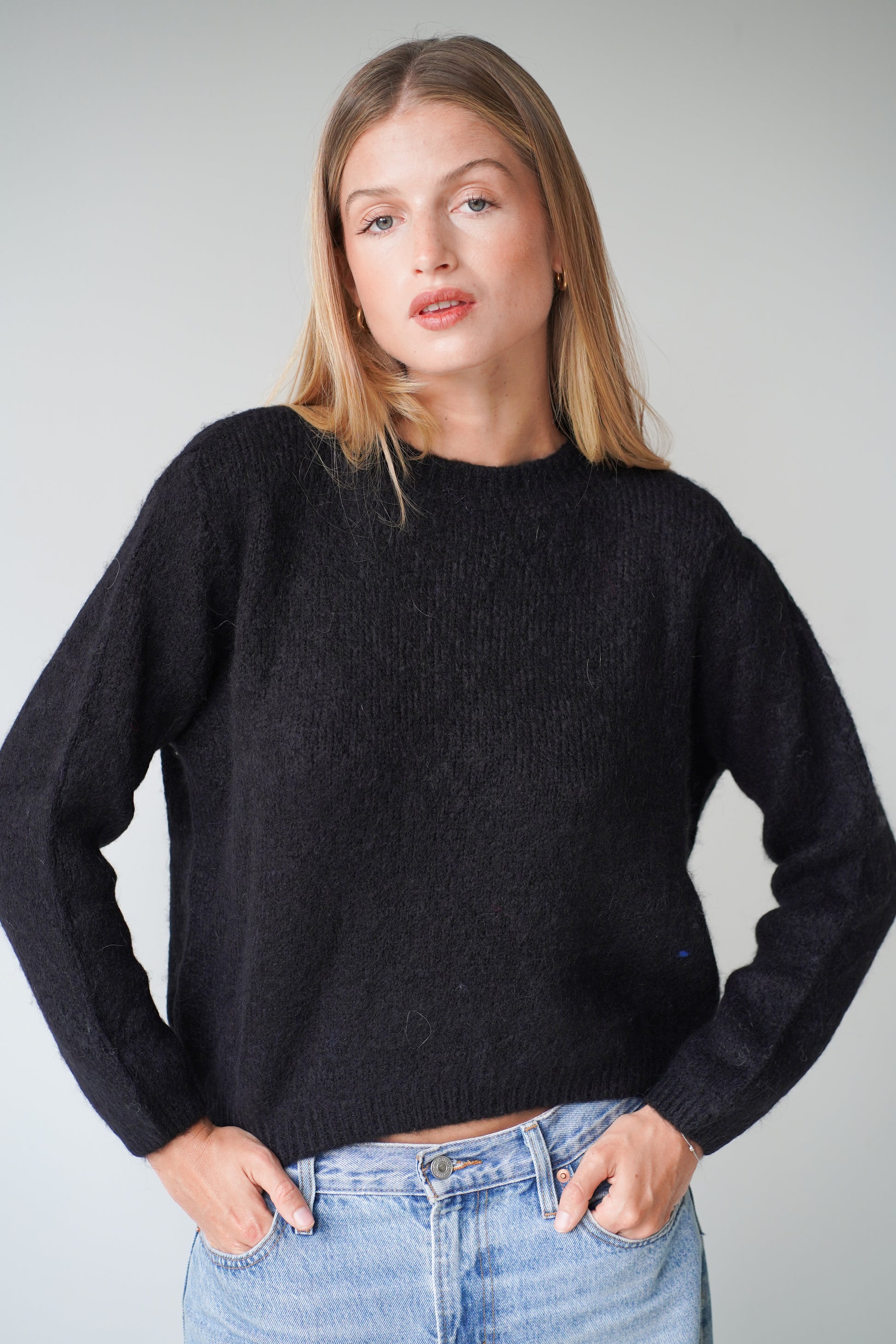 Sue Pullover Crew Neck Black-5