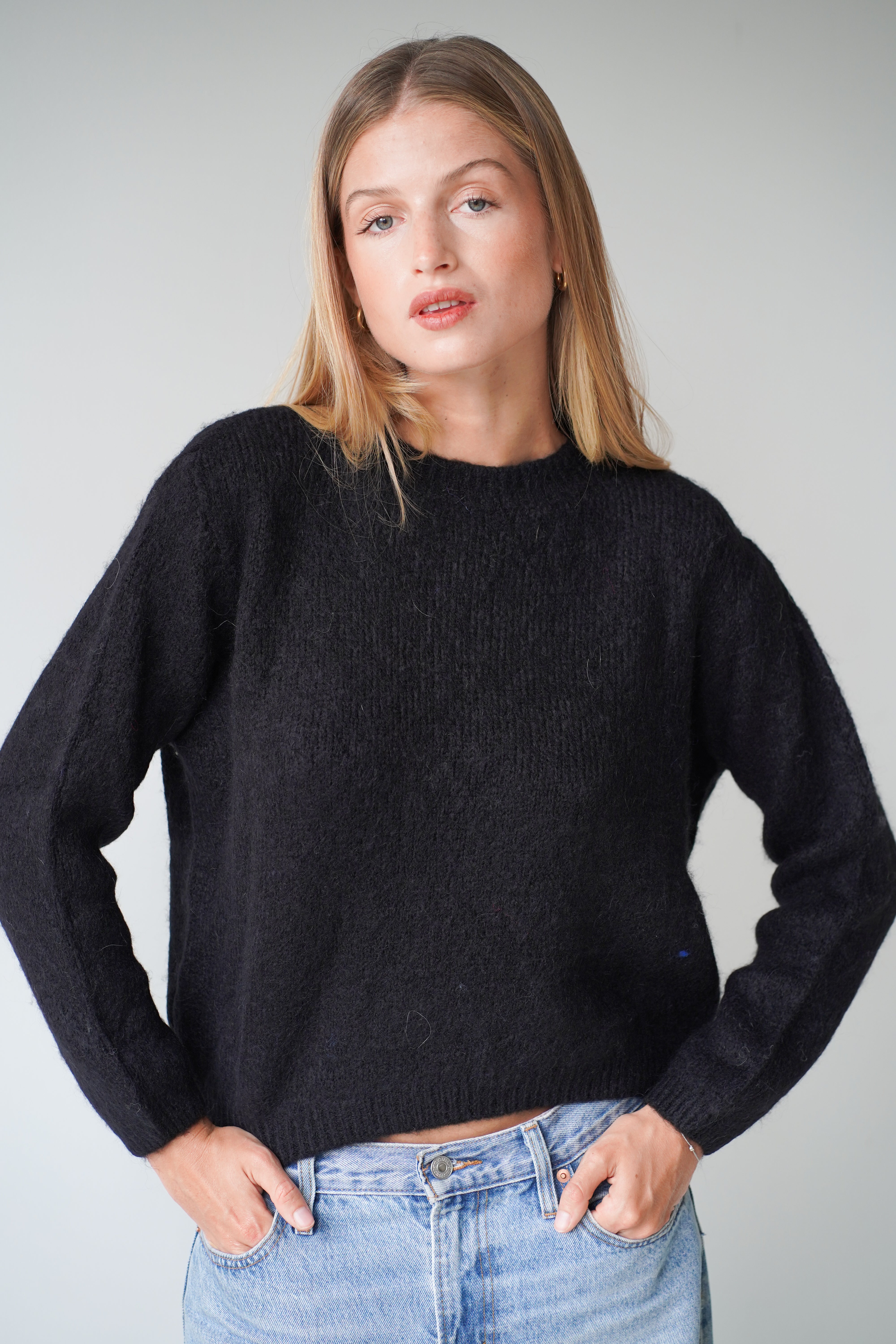 Sue Pullover Crew Neck Black-zoom-5