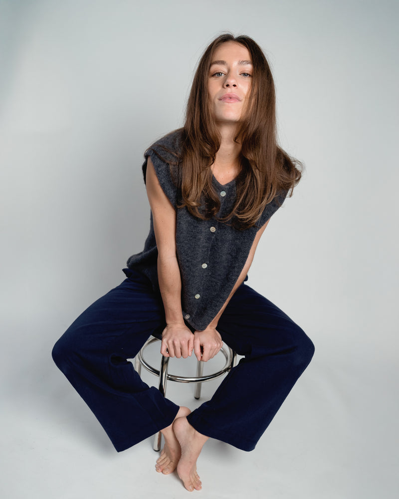 Demi Sleeveless Round Neck Grey-zoom-