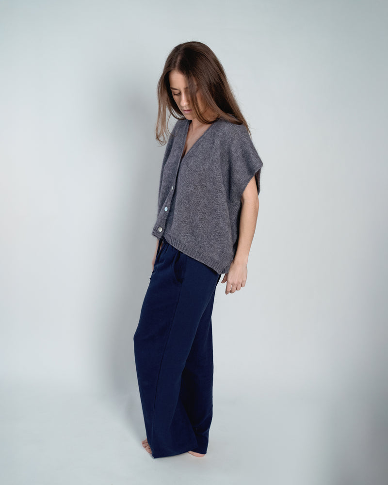 Elli Sleeveless V-Neck Grey-zoom-