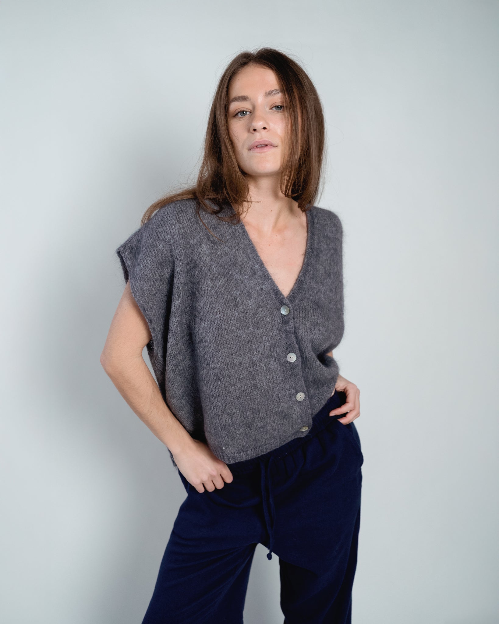 Elli Sleeveless V-Neck Grey