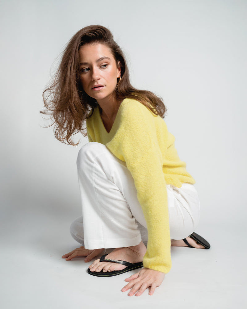 Bibi Pullover V-Neck Yellow-zoom-