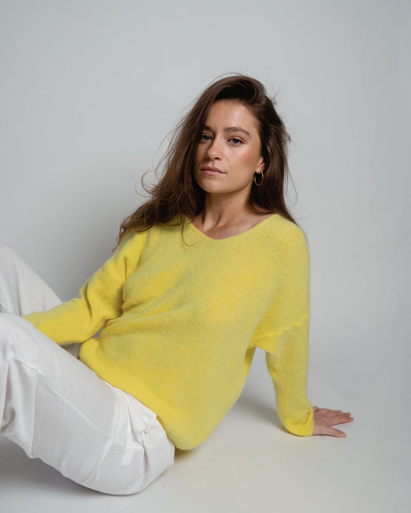 Bibi Pullover V-Neck Yellow-zoom-