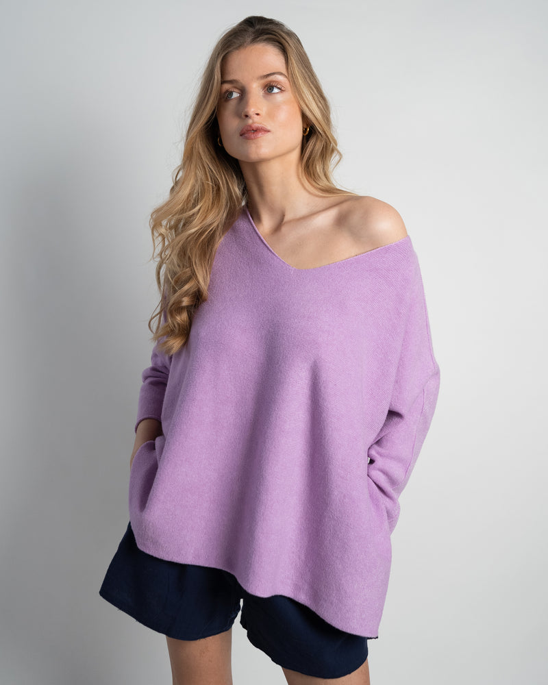Laura Pullover V-Neck Oversized Lilac-zoom-