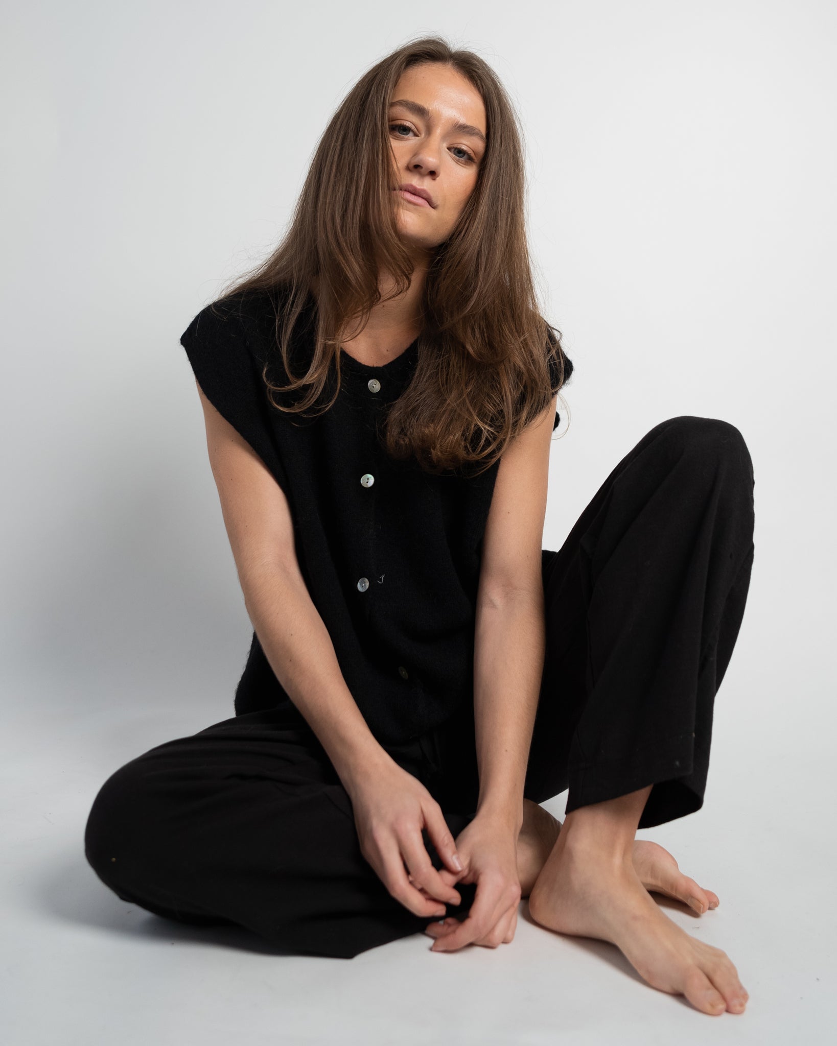 Demi Sleeveless Round Neck Black