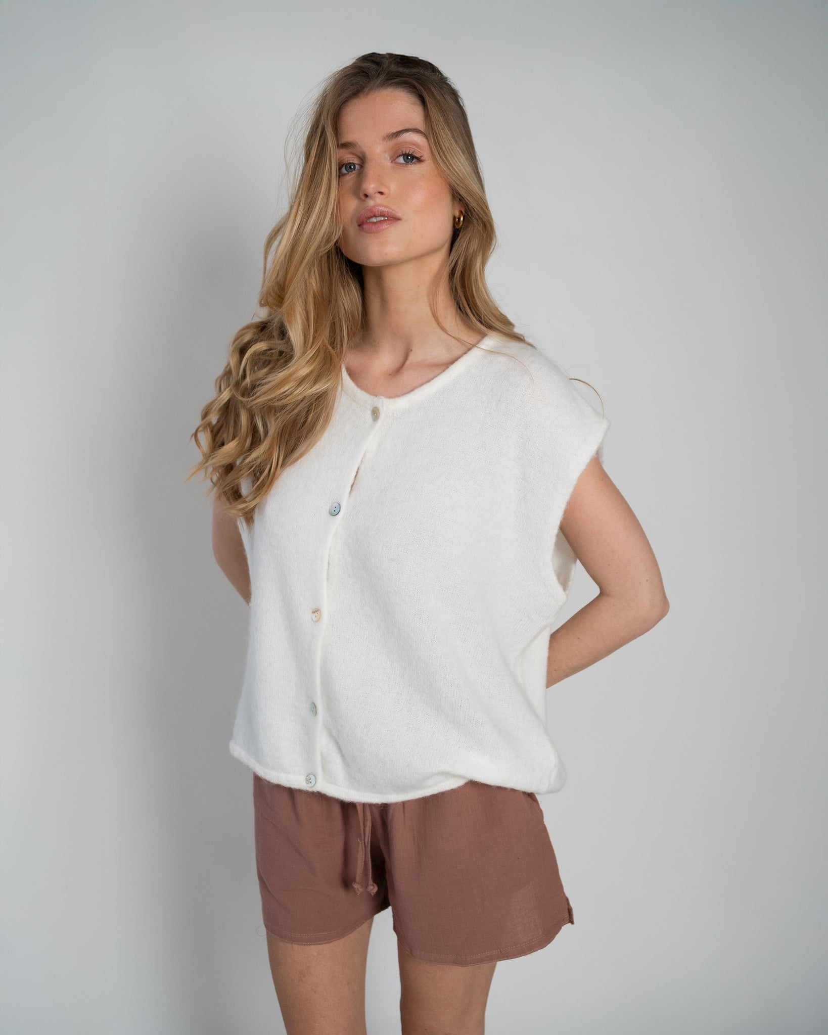 Demi Sleeveless Round Neck Off White-2