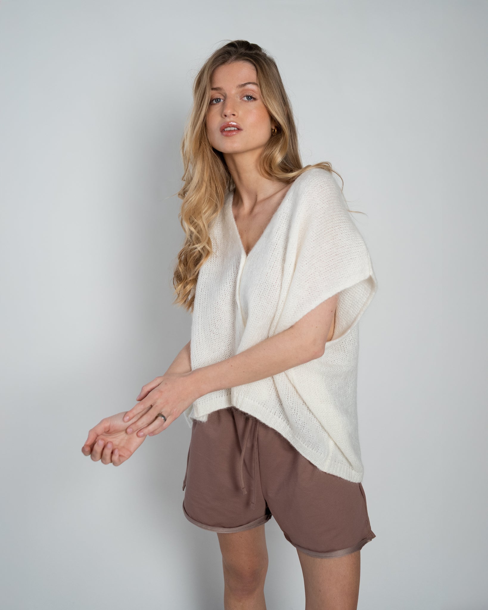 Elli Sleeveless V-Neck Off White-3