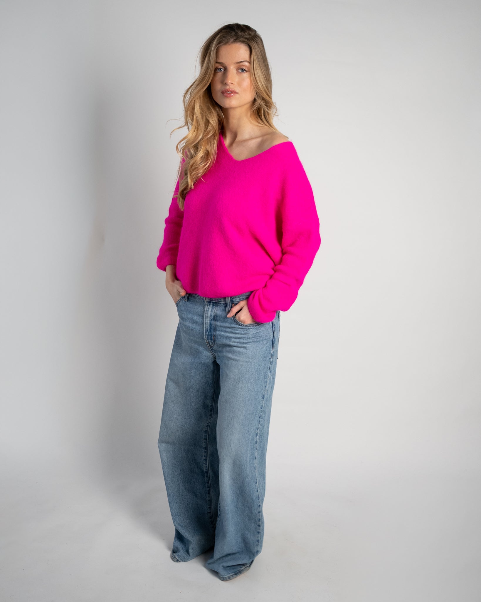 Bibi Pullover V-Neck Neon Pink-zoom-3